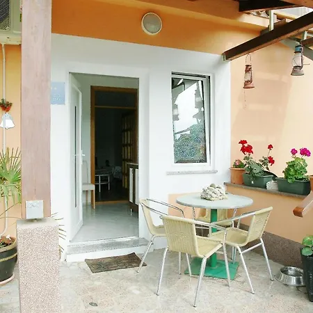 Charming For 2 Persons פולה